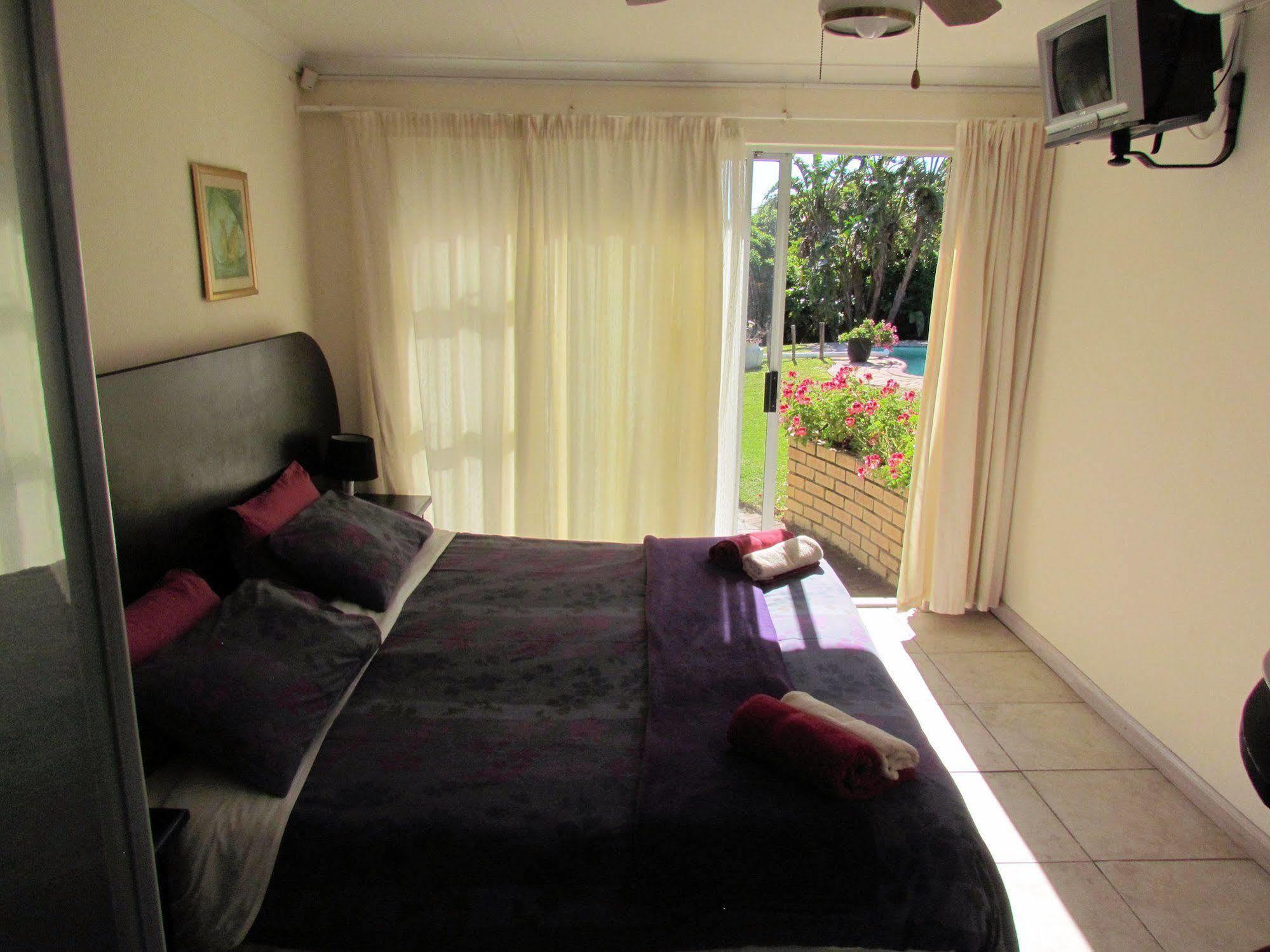 Blue Horizon Bay Guest House Van Stadensriviermond Exterior photo